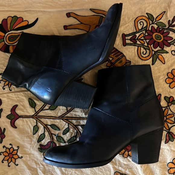 Frye ankle bootie leather 8.5 - Picture 3 of 7